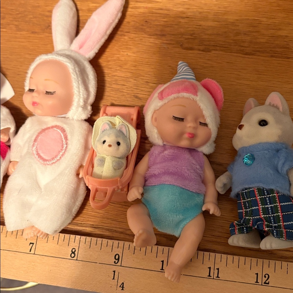 Lot of Assorted Mini Baby Dolls - Pink & White Outfits - Picture 3 of 5